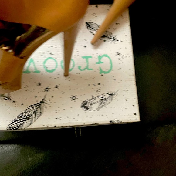 Tan and chocolate brown platform heels. - Picture 3 of 5